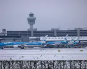 Schiphol Cancels 700+ Flights as Deep Freeze Grips Europe