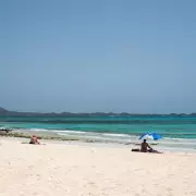 Secret Canary Island Discovery: 21C February Weather Stuns British YouTubers