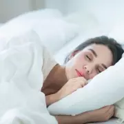 Sleep Expert Reveals Overlooked Bedding Trick for Winter Warmth Without High Heating Bills