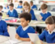 Social Media Bans in Schools Questioned as Classroom Screen Use Soars