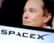 SpaceX Weighs Tesla Merger or xAI Tie-Up Ahead of Potential $1.5tn IPO