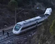 Spanish PM Sánchez to Visit Adamuz Train Crash Site After 'Night of Deep Pain'