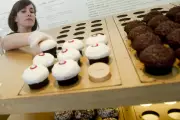 Sprinkles Cupcakes Shuts All UK Stores and ATMs, Leaving Fans and Staff Reeling