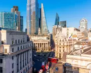 Starmer Rules Out EU Financial Services Alignment, Easing City Fears