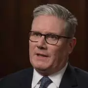 Starmer Seeks Trump Talks After Venezuela Strikes, 500 Britons at Risk