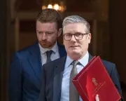 Starmer's Cabinet Told to Reconnect Emotionally as Polls Show Labour at 17%
