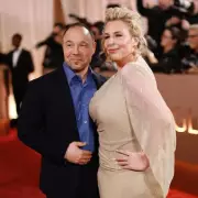 Stephen Graham's Golden Globes Triumph: Actor Dedicates Win to Wife at Starry Afterparty
