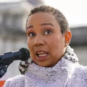 TV Chef Elle Simone Scott Dies at 49 After Ovarian Cancer Battle