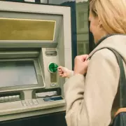 UK Living Wage Rise Illusion: Real Pay Falls to £10.59 Amid Tax Freeze