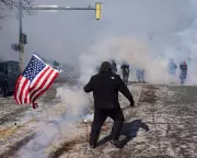 US Protests Erupt After Federal Agents Fatally Shoot Minneapolis Nurse Alex Pretti