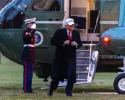 US Supreme Court to Rule on Trump Tariffs as Minneapolis ICE Tensions Flare