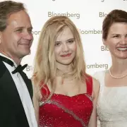 Where Is Elizabeth Smart's Mother Lois Now? Netflix Documentary Absence Explained