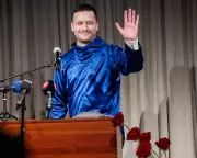 Windbreakers Surge as Symbol of Realism from Greenland's PM to Marty Supreme