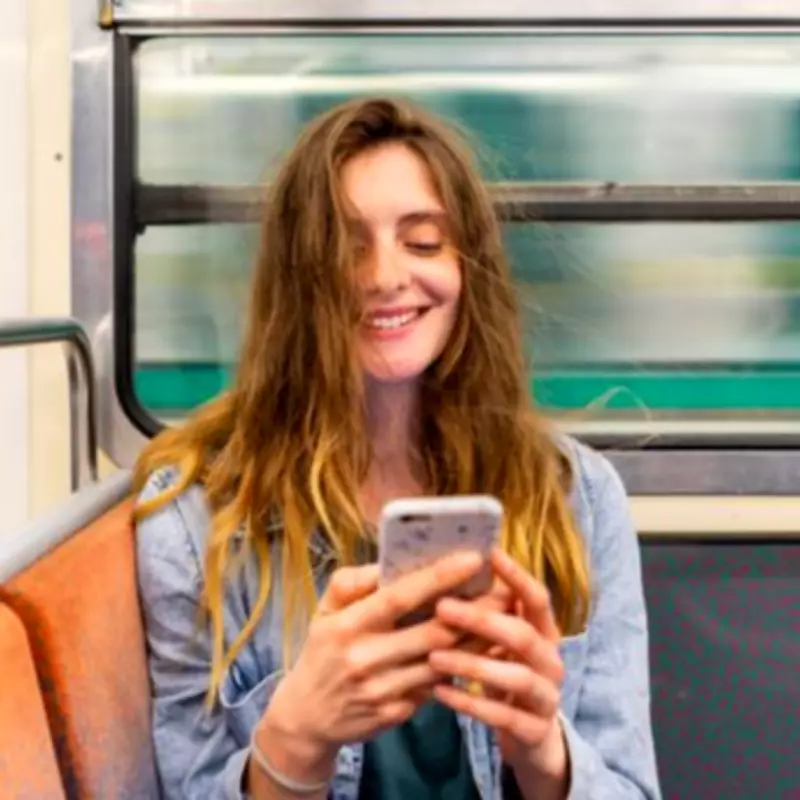 American Woman Amused by British Insulting Phrases After UK Move