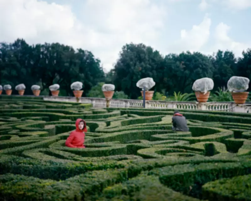 Archipelago: Yolanda del Amo's Photobook Explores Human Connection and Isolation