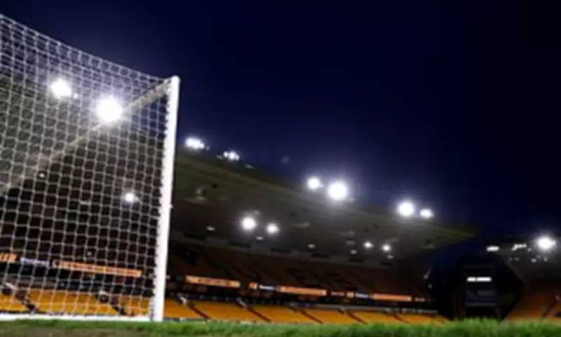 Arsenal Face Wolves in Crucial Premier League Clash at Molineux
