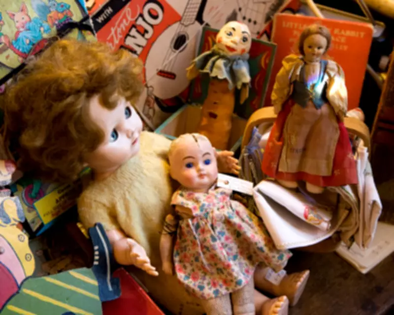 Art and Antiques Drive UK Retail Sales to Strongest Monthly Rise Since 2024