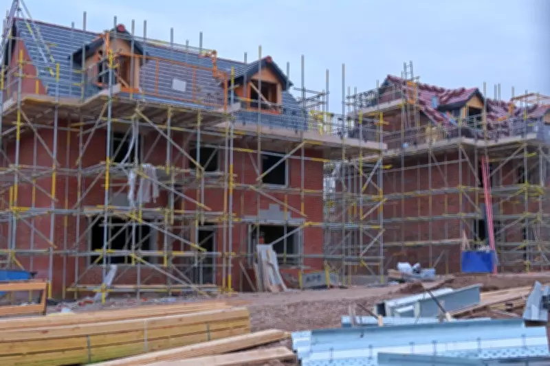 Barratt Redrow Profits Fall 13.6% Amid Budget Uncertainty and Weak Demand