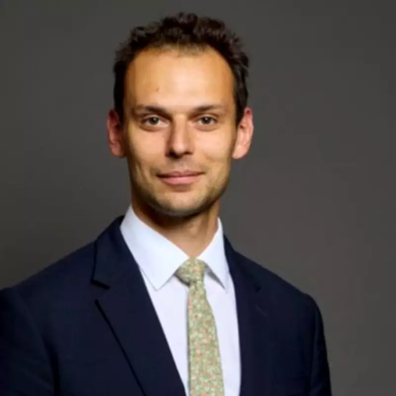 Cabinet Office Minister Resigns Amid Allegations of Targeting Journalists