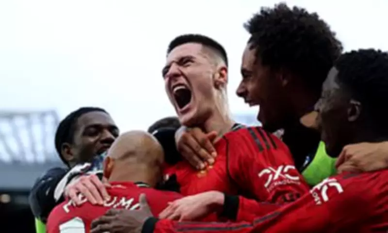 Carrick's Dream Start Continues as Manchester United Edge Fulham in Thriller