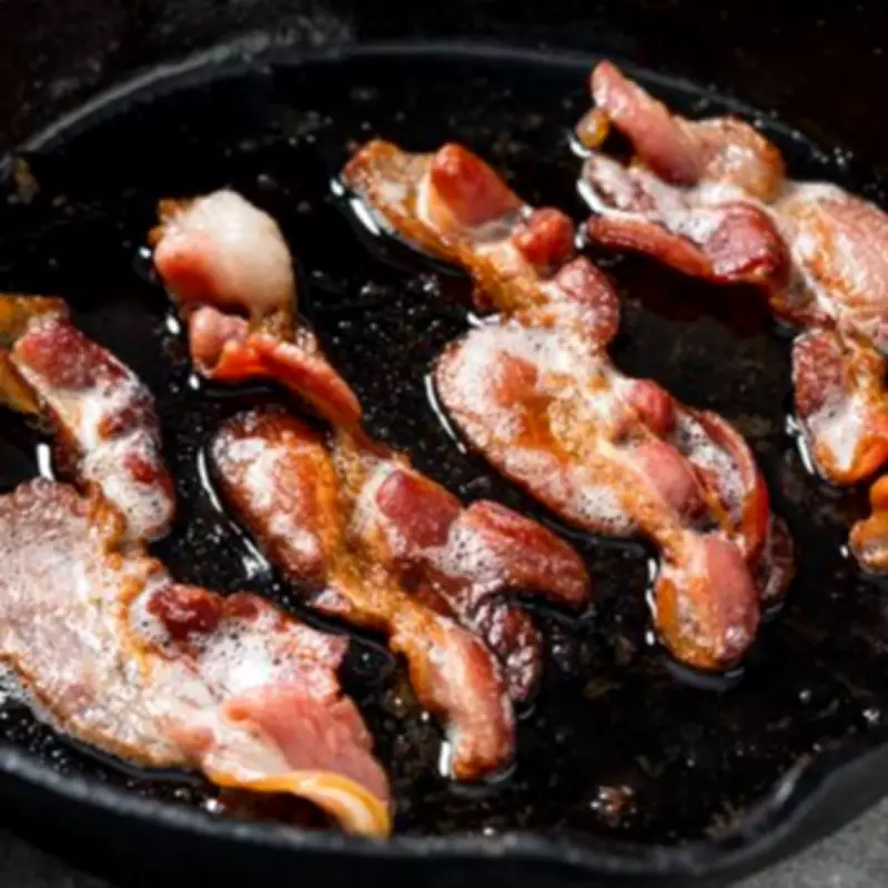 Chef Reveals Water Method for Crispy Bacon Without Oil Splatter