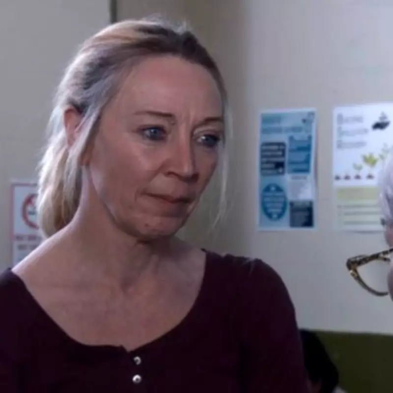 Corrie's Kelli Hollis: From Thai Weed Bar to Dad's Jail Sentence