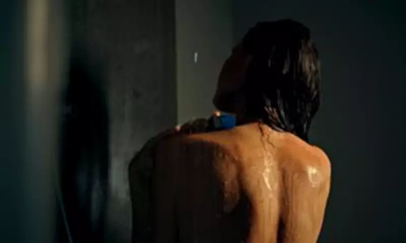 Dark Showering Trend Gains Traction as Sleep Aid, Backed by Science