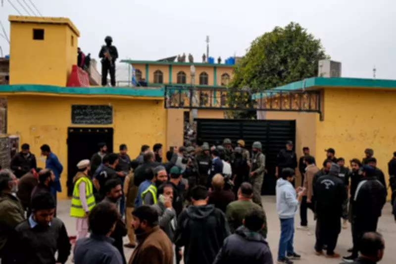 Deadly Bombing at Islamabad Shiite Mosque Kills 15, Injures Dozens