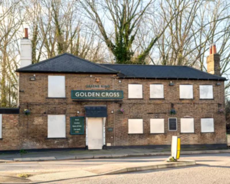 Debate Over Special Government Aid for Pubs Amid High Street Crisis