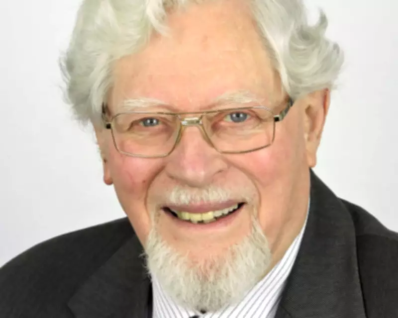 Desmond McConnell: Pioneering Educator and Advocate for Comprehensive Schooling