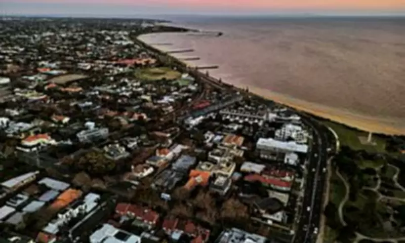 Elderly Swimmer Drowns at Hampton Beach in Melbourne