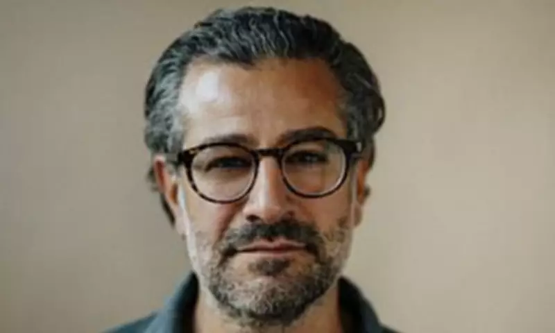 Etiquette Expert Urges Older Men to Revive Tie-Wearing to Look Younger