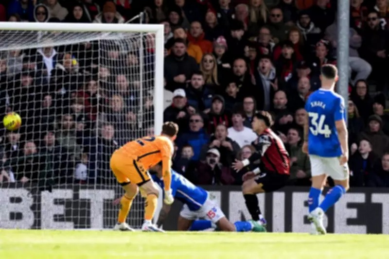 Evanilson's Shoulder Strike Secures Vital Point for Bournemouth Against Sunderland