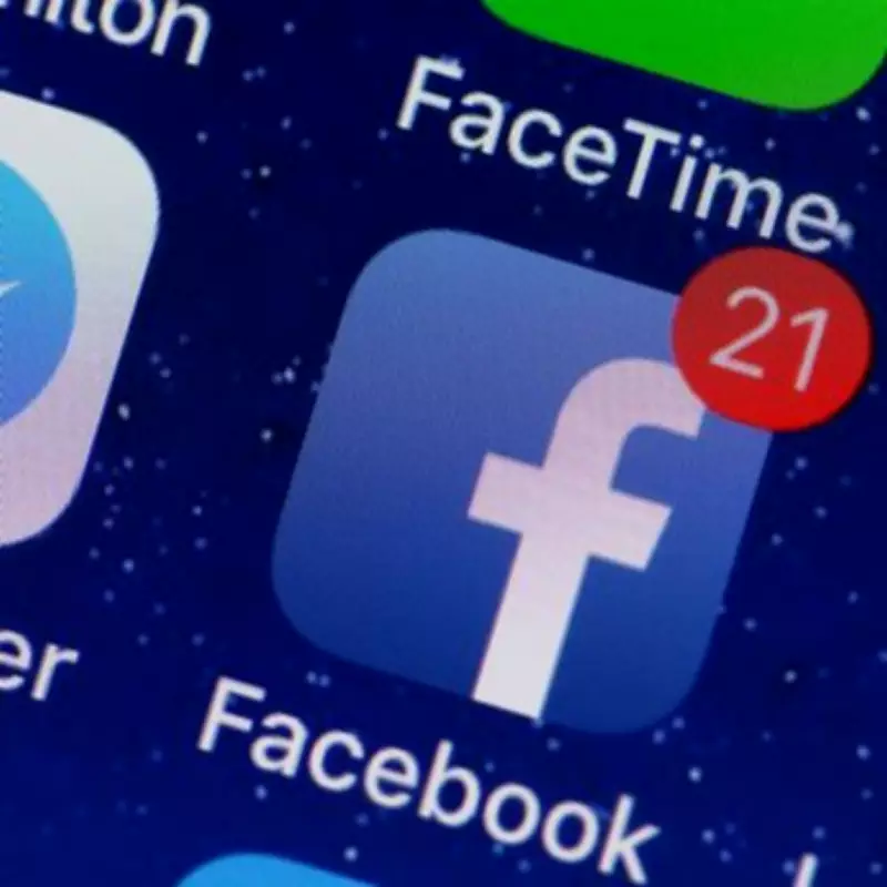 Facebook Users Cringe as Button Unlocks Decades of Old Chat Logs