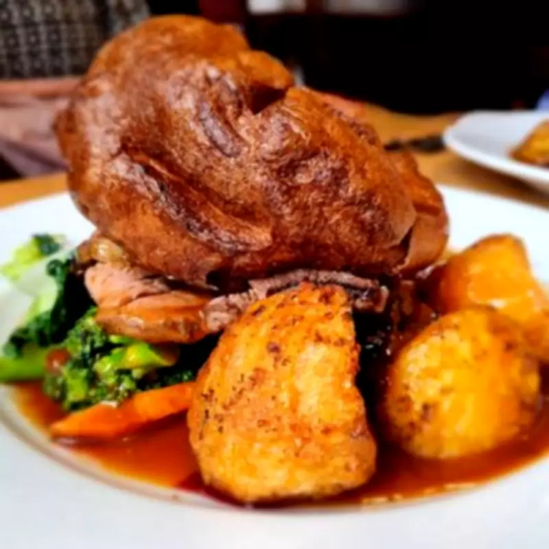 Foodie Rates Norfolk Pub's Roast Dinner 8.2/10, Declares It Possibly UK's Best