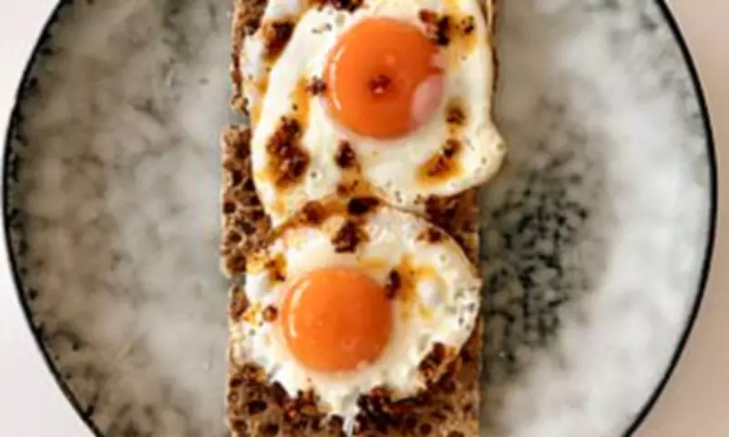 Gen Z Men's Fried Egg on Ryvita Craze Reveals Major Snacking Shift