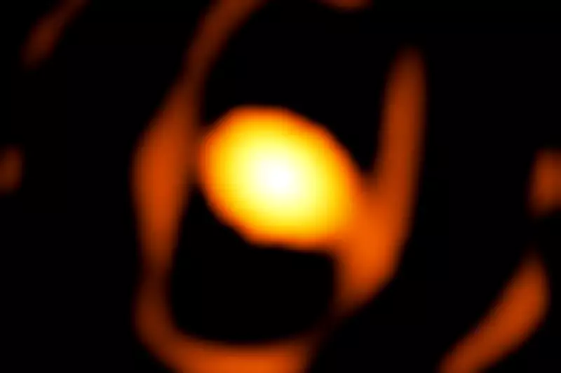 Giant Star WOH G64 Transforms, May Be Nearing Supernova Explosion