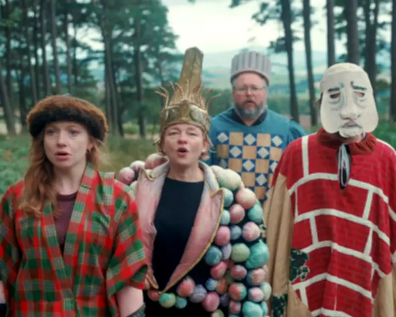 Hen Ogledd's 'Discombobulated' Review: A Folk-Rock Manifesto for Unity