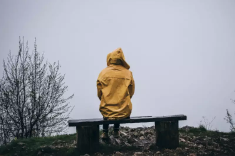 How to Restore a Raincoat's Waterproofing: Expert Textile Advice