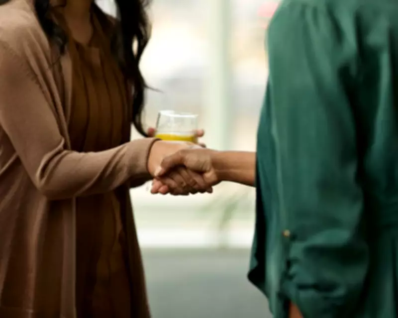 How Weak Social Ties Bridge Divides and Heal Political Polarisation