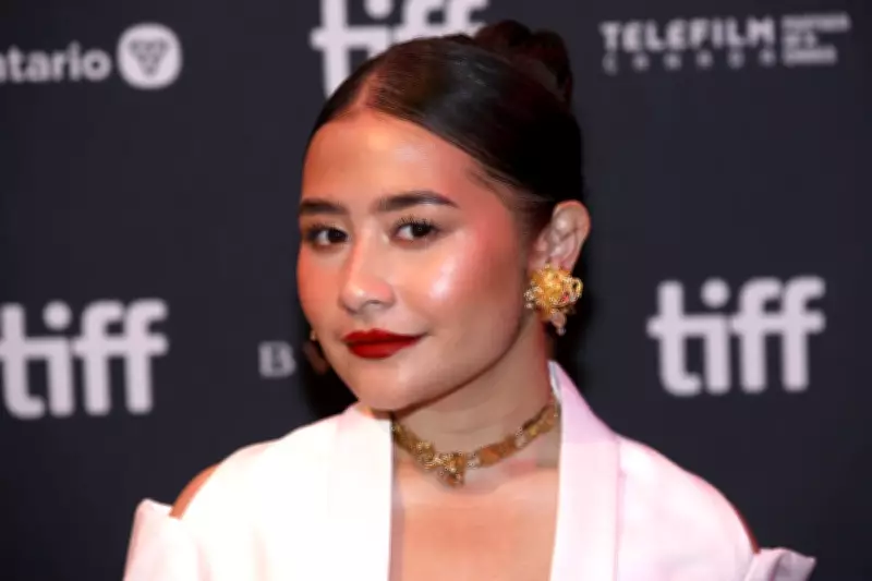 Indonesian Actor's LinkedIn 'Open to Work' Badge Sparks Unemployment Debate