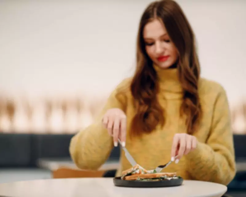 Is Eating Lunch Alone at Work Detrimental to Your Wellbeing?