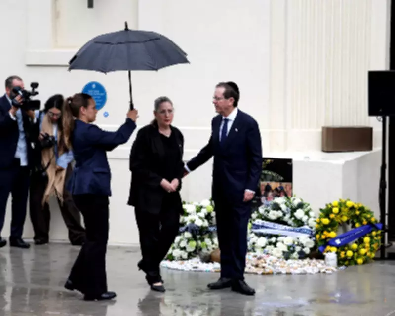 Israeli President Herzog Visits Bondi, Honors Attack Victims Amid Antisemitism Warning