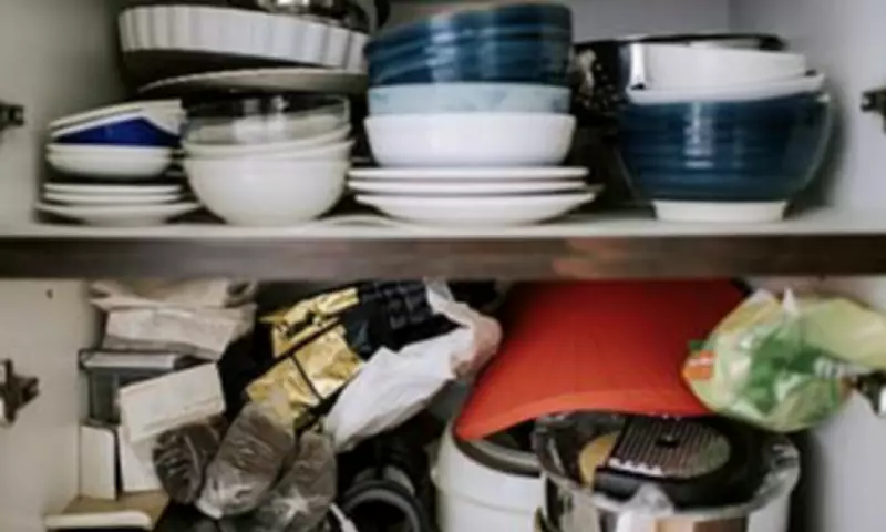 Kitchen Cupboard Chaos: Clever Storage Hacks for a Posh, Organised Space