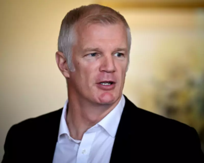 Labour's Ex-Marine Alistair Carns: A Formidable Tory Challenge