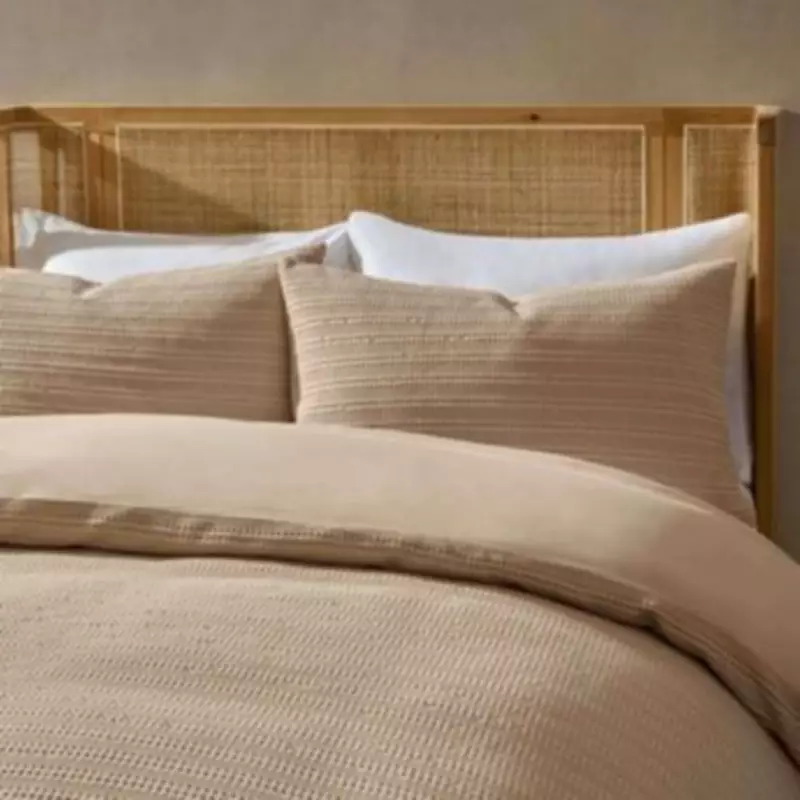 Luxury Hotel-Style Duvet Set Slashed to £18 in Dusk's Major Sale