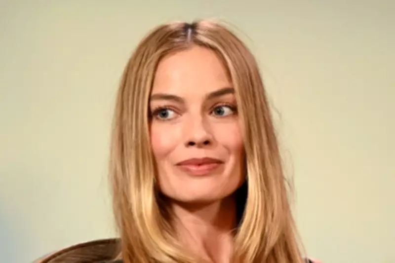 Margot Robbie Reveals Male Co-Star Gave Her Weight-Loss Book Early in Career