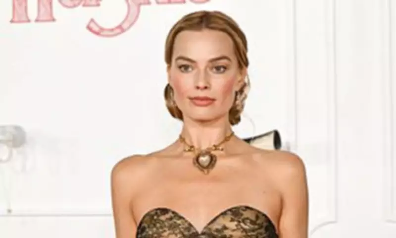 Margot Robbie's 'Brontë Blush' Makeup Trend from Wuthering Heights Premiere