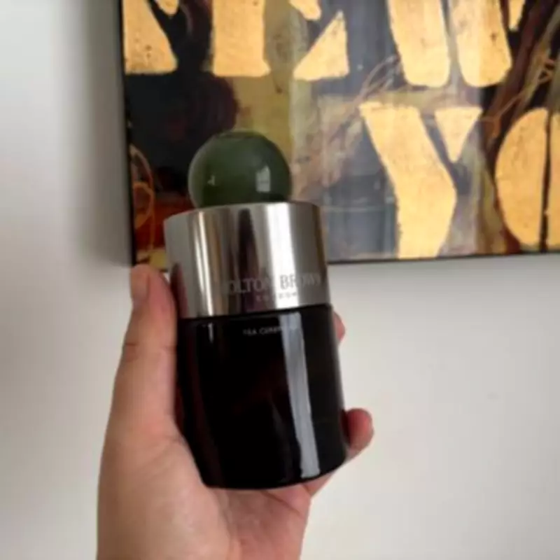 Molton Brown's Tea Ceremony Perfume Review: A Spa-Like Scent Experience