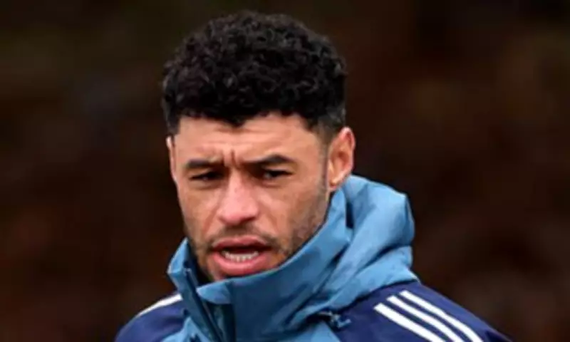 Oxlade-Chamberlain Pursues Coaching at Arsenal with Arteta's Backing
